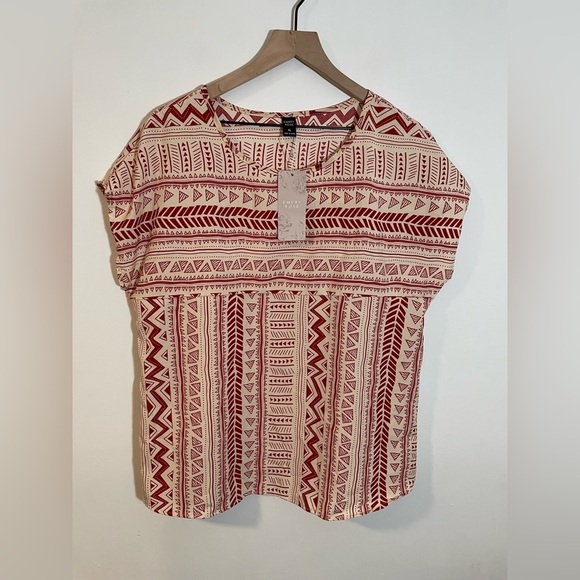 Emery Rose Tops - Emory Rose Red White Print Blouse Size XL New With Tags